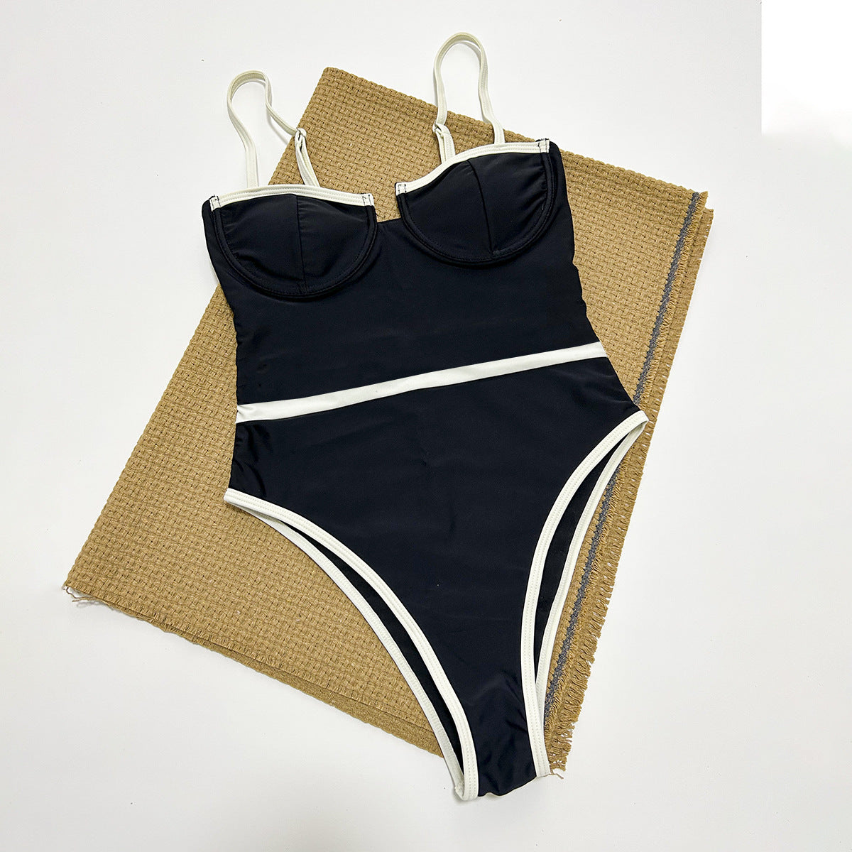 Noirée – One Piece